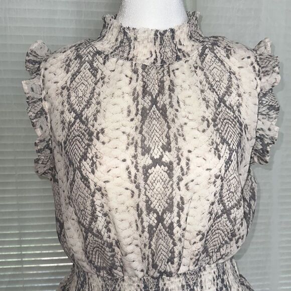 Japna L Ivory Gray Mock Neck Sleeveless Ruffle Animal Print Peplum Blouse - Picture 3 of 11